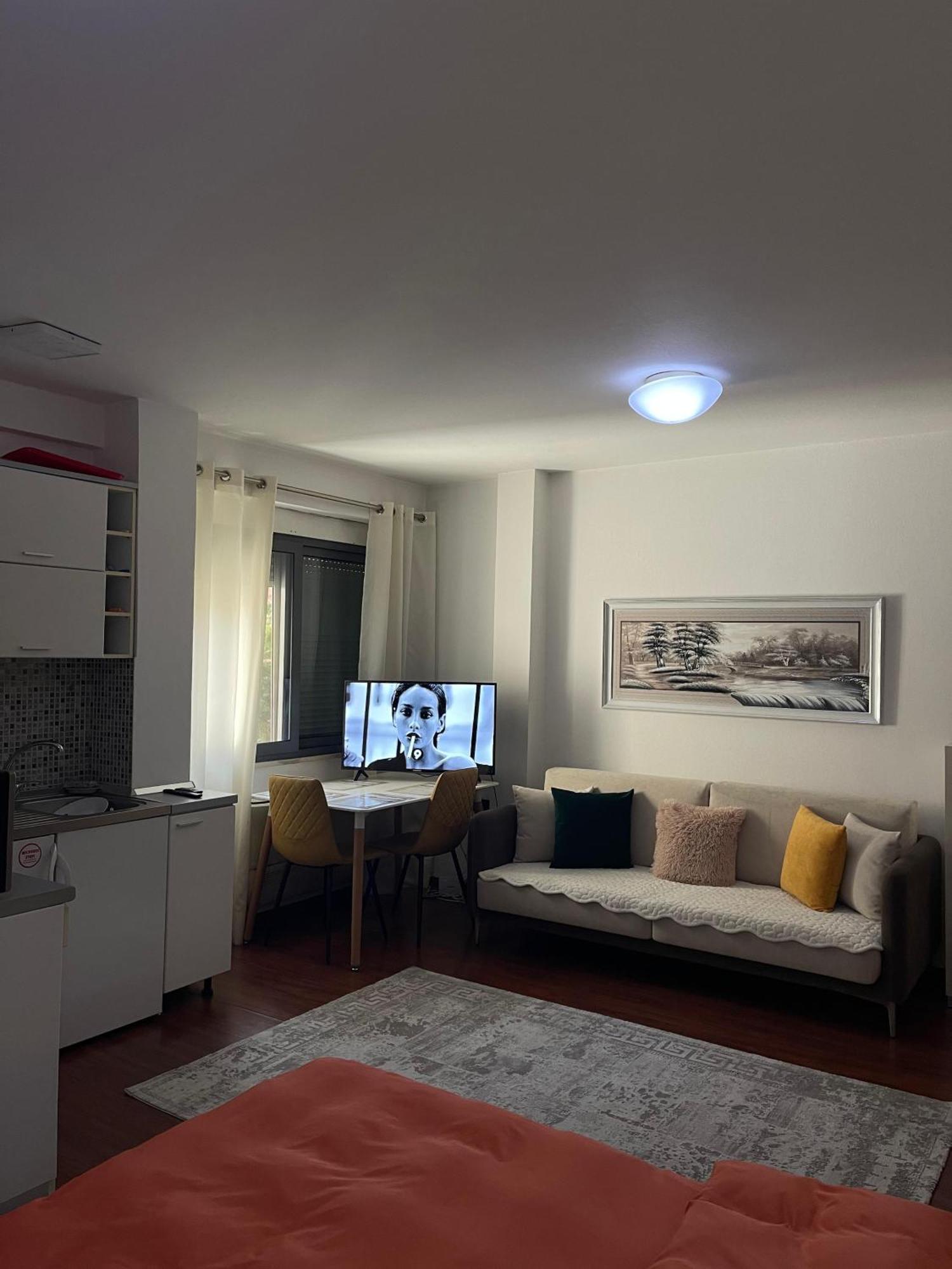 Sky Center Apartment Τίρανα Εξωτερικό φωτογραφία